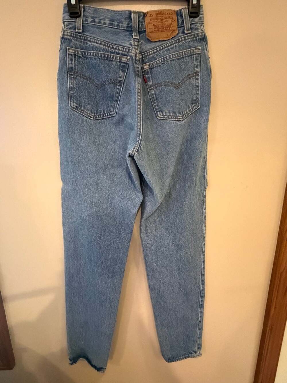 Vintage Levi's Women's High Rise Button Fly Light Wash Jeans Made in USA Size 7 - Picture 2 of 4